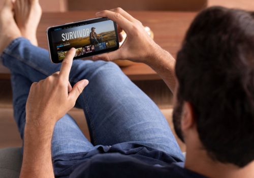 Assistir TV pelo celular é possível? Se sim, como fazer para assistir?